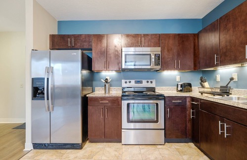 Pittsburgh Apartamento | Vibrant Luxury | PRIME LOCATION | 24/7 Gym Terrace Roku WiFi