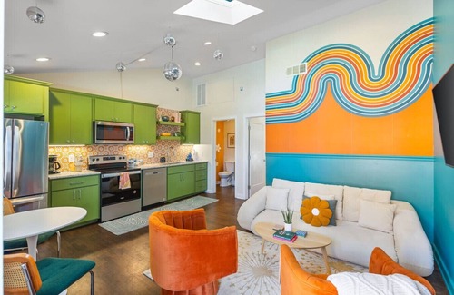 Greenwood Condominio | Vibrant Multi-Condo Building - Sleeps 48 - 7 Units