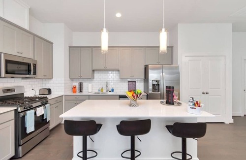 Riverside Terrace Casa | Vibrant ProlificSuite ft Uniquely Designed Rooms 💫