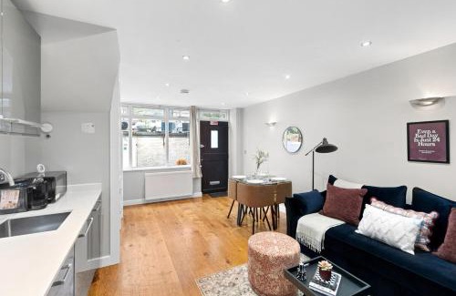 Golders Green Apartamento | Vibrant Sidy Boy Artistic Flair Cottage in NW11