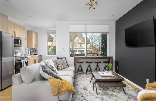 Knoxville Casa | Vibrant townhome near downtown, breweries & campus