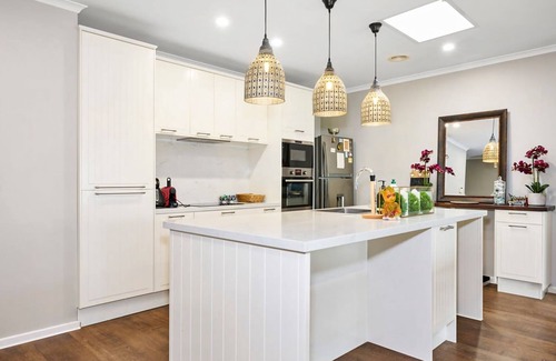 Sanctuary Lakes Apartamento | Vibrant Townhouse Retreat Balcony Bliss Awaits