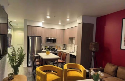 Glendale Apartamento | Vibrant Unit in The Griffith