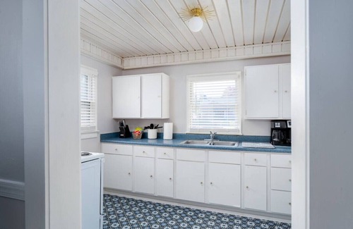 Westerwood Apartamento | Vibrant & Upscale 1BR/1BA apartment in charming Greensboro with WiFi, AC