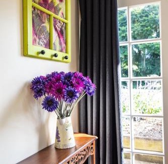 Greenmount Cama Y Desayuno | Vibrant & Vintage B & B