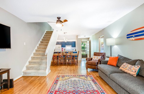 Ocean Ridge Cabaña | Vibrant, Waterfront Home with Free WiFi, Full Kitchen, Gas Grill, & A/C