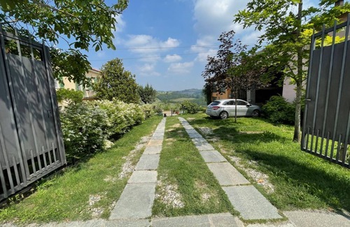 Alfiano Natta Casa | CASCINA EN VIVERO DE ROSAS ANTIGUAS