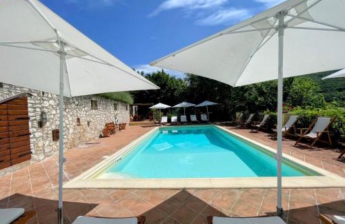Strettura Casa | Vicolo - sleeps 5 with air con, wifi, balcony for dining and pool