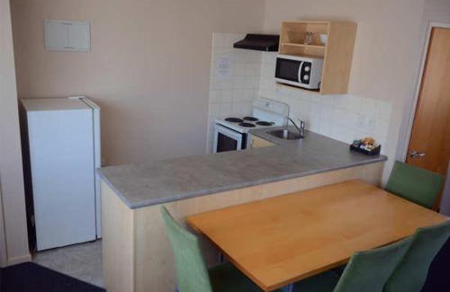 Te Aro Hotel | Victoria Court Motor Lodge - Free Parking