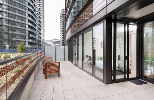 Docklands Apartamento | Victoria Harbour Contemporary 2B2B Balcón enorme
