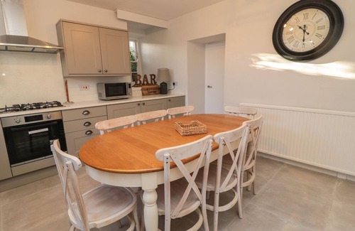 Belford Casa | VICTORIA HOUSE, pet friendly, character holiday cottage in Belford