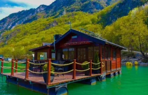 Bajina Basta Casa | Victoria lake house