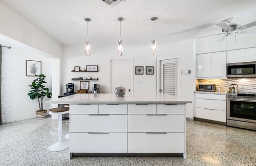 Victoria Park Casa | Victoria Park Luxury Home Pool Perfect for Families - 6 Adults, 4 Kids