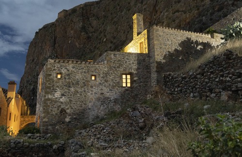Monemvasia Villa | La casa de Victoria en el castillo de Monemvasia por JJ Hospitality