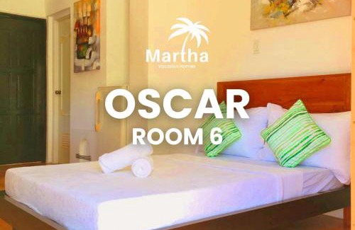 Manoc-Manoc Casa | Victoria's Inn by Martha Vacation Homes