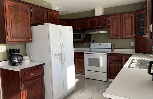 Central Okanagan Casa | Victoria St BNB in Peachland BC - 5 mins from the beach