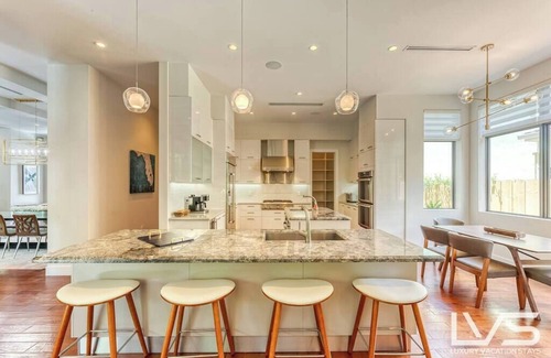 Victoria Park Casa | Victoria Villa - Walk to Las Olas - 4 Bed 4 Bath