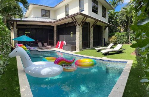 Victoria Park Casa | Victoria Villa - Walk to Las Olas - 4 Bed 4 Bath