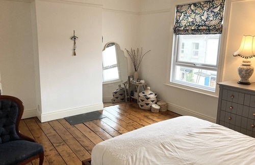Hanham Casa | Victorian 2 bedroom house in Redfield St George