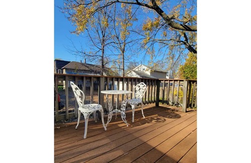 Syracuse Apartamento | Victorian Antique 1 Bdrm Ground Fl Apartment