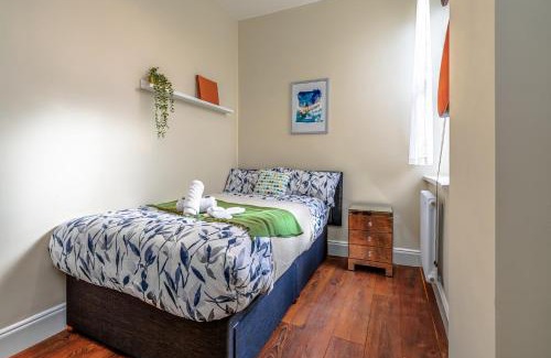 Westbury on Trym Apartamento | Victorian apartment w/courtyard views