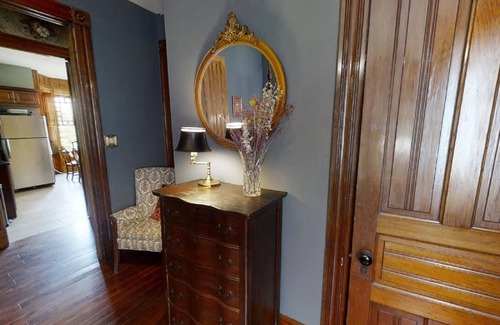 Jim Thorpe Casa | Victorian Balcony Level in the heart of historic Jim Thorpe