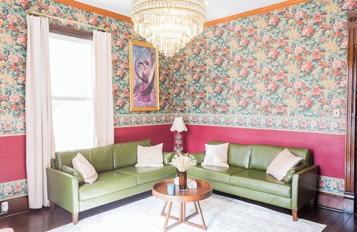 Buena Vista Cama Y Desayuno | Victorian Bed & Breakfast in Charming Mountain Town