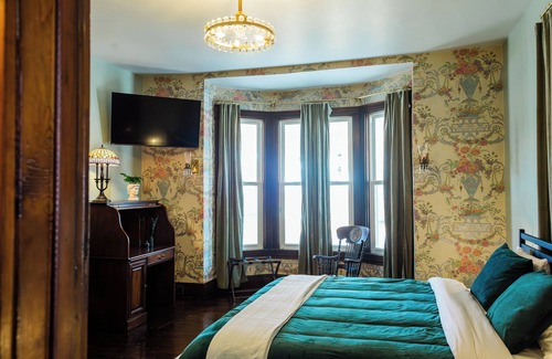 Buena Vista Cama Y Desayuno | Victorian Bed & Breakfast in Charming Mountain Town