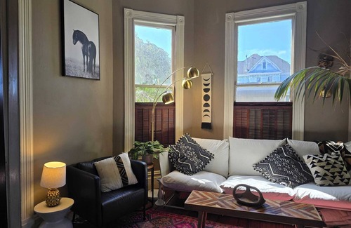 Eureka Casa | Victorian Charming 4-bedroom house with WiFi, AC in marvelous Eureka