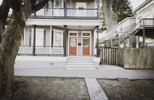 Dixon Park Casa | Victorian District Gem ★ Walk to Forsyth Park, popular local eateries, & shops!