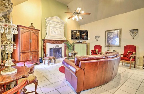 Hernando Casa | Victorian Hernando Home about 25 Miles to Memphis