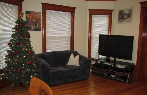 Downtown Minneapolis Casa | Victorian Home Near Downtown