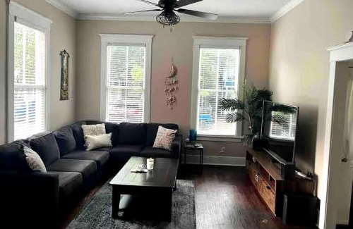 Dixon Park Casa | Victorian Home on Duffy Street