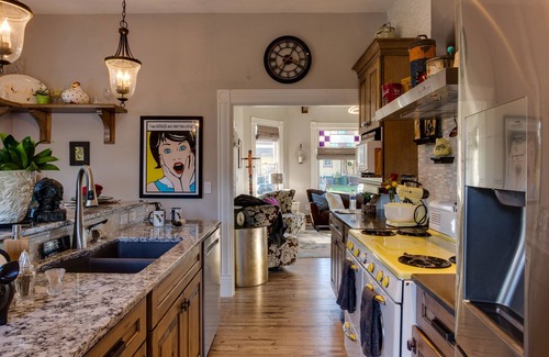 Newberg Casa | Victorian Secrets 1897 Home - ¿Curioso? Ecléctico, conveniente y ❤️ del país del vino