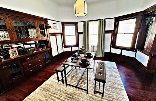Downtown Sacramento Casa | Victorian Vibes - Downtown Delight