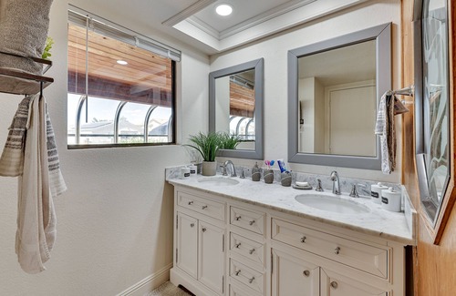 Victorville Casa | Victorville Lakefront Retreat: Fish, Dock + More