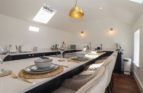 Pendeen Cabaña | VICTORY VIEW, pet friendly, with hot tub in Pendeen