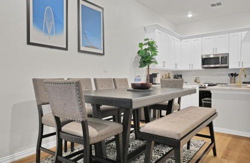 Arlington Apartamento | Victory Villa - Lux Townhome Walk 2 Globe Life - Rangers & Cowboys Stadiums
