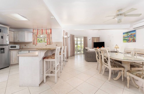 Lascelles Villa | Vida Mejor West Pool