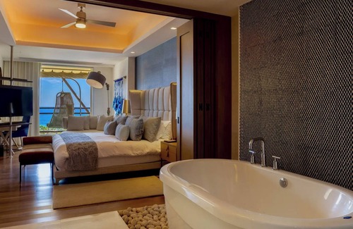 Campo de Golf Fonatur Complejo | Vidanta Los Cabos, Grand Luxxe Celebrity Suite - 2 Bed/2Ba