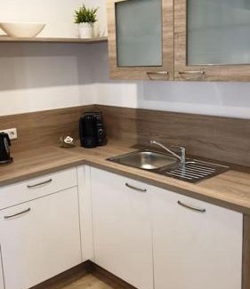 Altenhagen Apartamento | Viel Harmonie - Moderne Ferienwohnung nahe Steinhude mit Terrasse