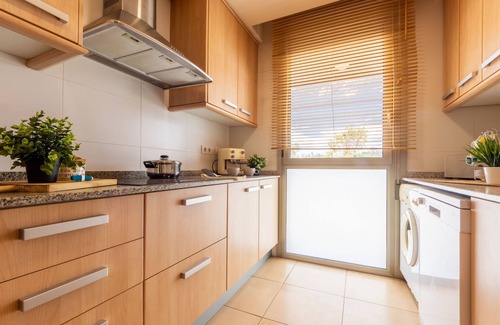 L'Ampolla Apartamento | Viena 13 by Interhome