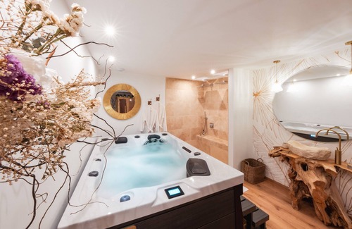 Romorantin-Lanthenay Casa | Viens on S'aime - Suite Avec Jacuzzi et Sauna Privatifs en Sologne