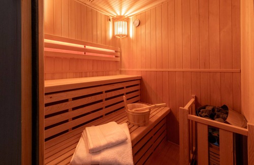 Romorantin-Lanthenay Casa | Viens on S'aime - Suite Avec Jacuzzi et Sauna Privatifs en Sologne