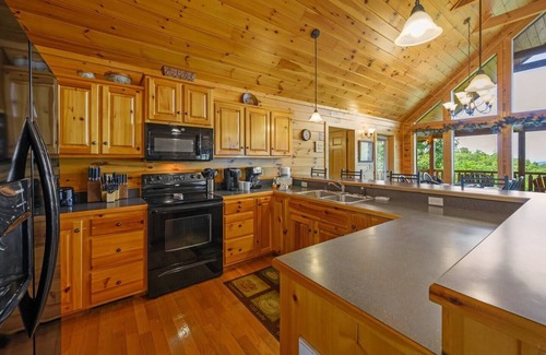 Wears Valley Cabina | View! ~5 King Suites~ Theater, Game Room~Hot Tub
