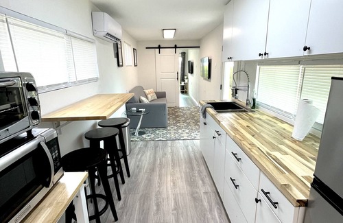 Winter Haven Apartamento | View Container 5*Centrally Located*Private Bed/Bath