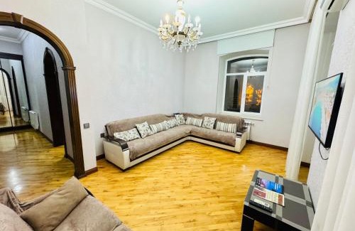Sabayil Apartamento | View of Baku Boulevard apartment by Bea Paradise
