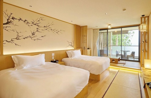 Oishi Hotel | View of Mt Fuji Premium Room Openair bath with balcony Breakfast included / Minamitsuru-gun Yamanashi