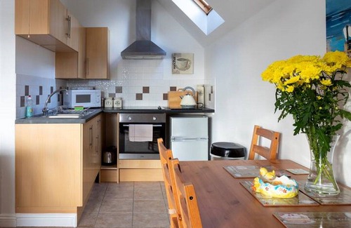 Plymouth Casa | View of River, spacious balcony, WIFI, Private Parking, Dog friendly, EV point.