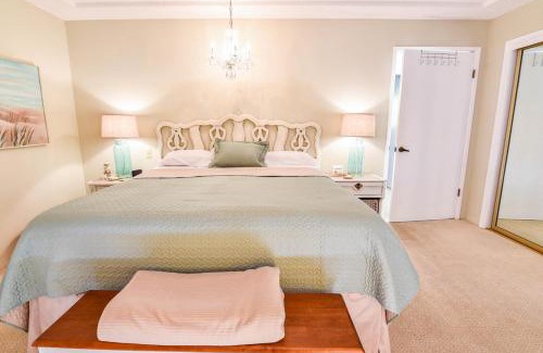 Orick Casa | Viewcrest Retro Country Home